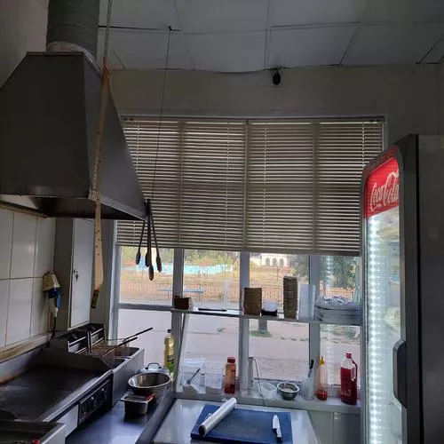 Жалюзи горизонтальные кафе в ТЦ Серебряный город фото работ 000178