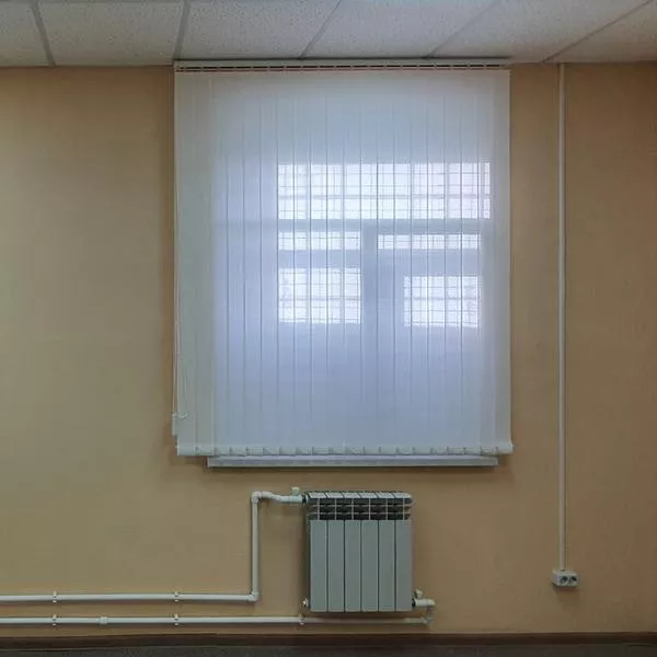 Жалюзи вертикальные, изолятор временного содержания, фото работ 000689